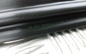 Volkswagen Sharan Rubber seal front door window/glass 7N0837479