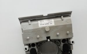 Audi A6 S6 C6 4F Фонарь освещения передних мест 4F0947135BQ