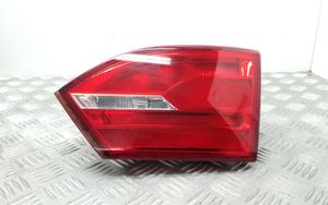 Volkswagen Jetta VI Lampy tylnej klapy bagażnika 5C6945260