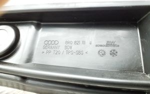 Audi Q5 SQ5 Lokasuojan vaahtomuovituki/tiiviste 8R0821111B