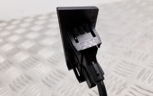 Skoda Rapid (NH) Connecteur/prise USB 5JC035726