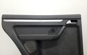 Volkswagen Touran II Takaoven verhoilu 1T0867211