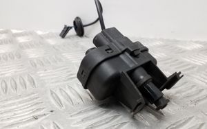 Volkswagen Tiguan Verrouillage du bouchon du réservoir de carburant 5N0810773B