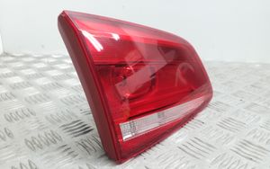 Volkswagen PASSAT B7 Lampy tylnej klapy bagażnika 3AF945093C