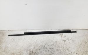 Audi A4 S4 B8 8K Moulure de vitre de la porte avant 8K0853283H