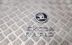 Skoda Rapid (NH) Logo, emblème de fabricant 5JJ853621