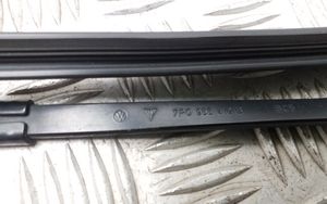 Volkswagen Touareg II Windshield/front glass wiper blade 7P0955410B