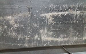 Skoda Octavia Mk3 (5E) Osłona boczna podwozia 5Q0825202M