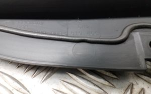 Volkswagen Tiguan Rivestimento del tergicristallo 5N2819403