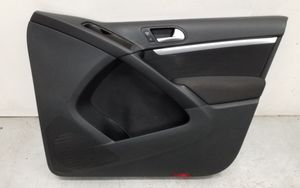 Volkswagen Tiguan Rivestimento del pannello della portiera anteriore 5N0867012B