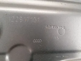 Audi Q3 8U Aizmugurējās durvis 8U0833312D