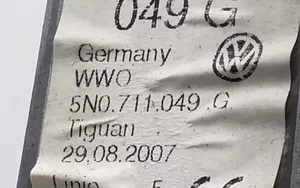 Volkswagen Tiguan Lewarek zmiany biegów / górny 5N0711049G