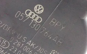 Volkswagen Golf VII Regolatore di pressione del carburante 04L089B