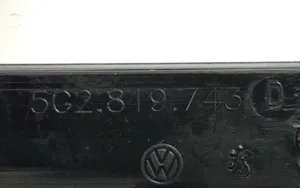 Volkswagen Golf VII Radion/GPS-laitteen pääyksikön kehys 5G2819743D