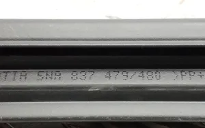 Volkswagen Tiguan Etuoven ikkunalasin kumitiiviste 5NA837479