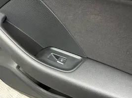 Audi A3 S3 8V Boczki / Poszycie drzwi tylnych 8V4867306