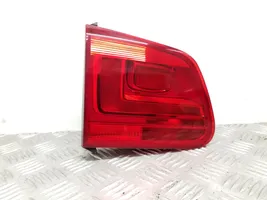 Volkswagen Tiguan Lampy tylnej klapy bagażnika 5N0945093H