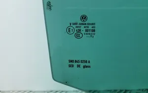 Volkswagen Tiguan Luna de la puerta trasera 5N08450256A