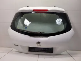 Peugeot 208 Tylna klapa bagażnika 