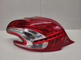 Peugeot 208 Lampa tylna 