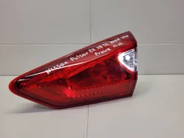 Nissan Pulsar Lampy tylnej klapy bagażnika 