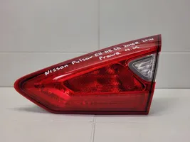 Nissan Pulsar Lampy tylnej klapy bagażnika 