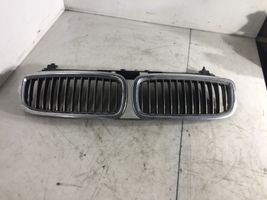 BMW 7 E65 E66 Grille calandre supérieure de pare-chocs avant 7037727