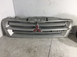 Mitsubishi Pajero Griglia superiore del radiatore paraurti anteriore MR387981