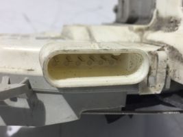 Audi Q3 8U Priekinė užrakinimo spynelė (prie rankenos) 8J2837015E