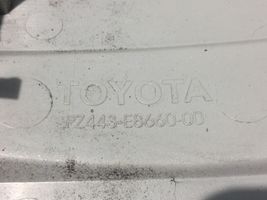 Toyota Avensis T270 R15-pölykapseli PZ443E866000