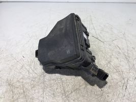 Toyota Yaris Boîte à fusibles 821150UG00C