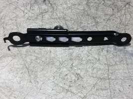 Toyota RAV 4 (XA50) Rail de réglage hauteur de ceinture de sécurité E563003