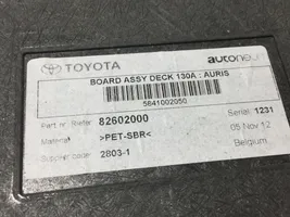 Toyota Auris E180 Bagažinės grindys 5841002050