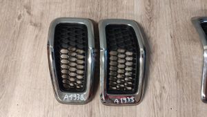 Jeep Cherokee Grille calandre supérieure de pare-chocs avant 68303626AA