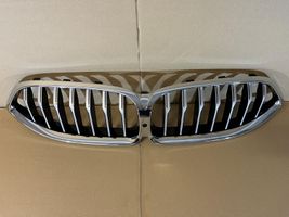 BMW 8 G15 Maskownica / Grill / Atrapa górna chłodnicy 7449420