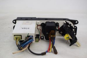 Hyundai Elantra Oro kondicionieriaus/ klimato/ pečiuko valdymo blokas (salone) 