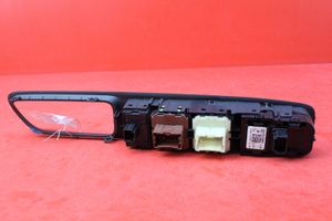 Renault Captur Electric window control switch 254118722R