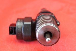 Seat Alhambra (Mk1) Injecteur de carburant 038130073H