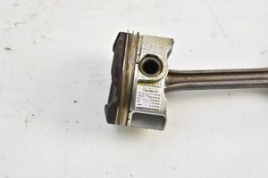 Toyota Auris E180 Piston 