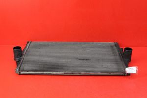 Volvo V70 Chłodnica powietrza doładowującego / Intercooler 8649471