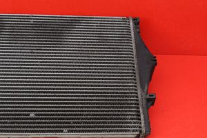 Volvo V70 Chłodnica powietrza doładowującego / Intercooler 8649471