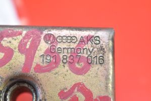 Volkswagen Golf II Front door lock 191837016