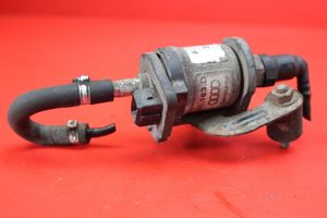 Audi A4 S4 B8 8K Pompe à carburant 8K0261163D