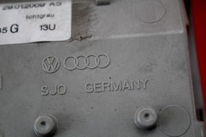 Audi Q7 4L Takatavaratilan sisävalo 4L0947135G