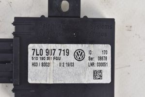 Volkswagen Phaeton Relay mounting block 7L0907719