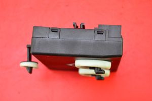 Volkswagen Touareg II Relay mounting block 4H0959795B