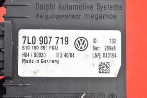 Volkswagen Phaeton Relay mounting block 7L0907719