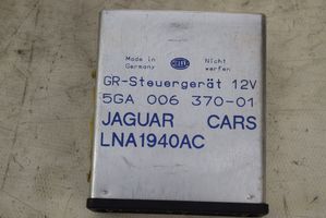 Jaguar XJ X300 Boîte à fusibles relais LNA1940AC