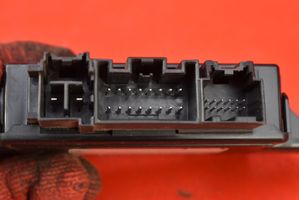 Opel Mokka Relay mounting block 13582417