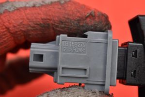 Toyota Avensis T270 Botón interruptor de luz de peligro 15B279